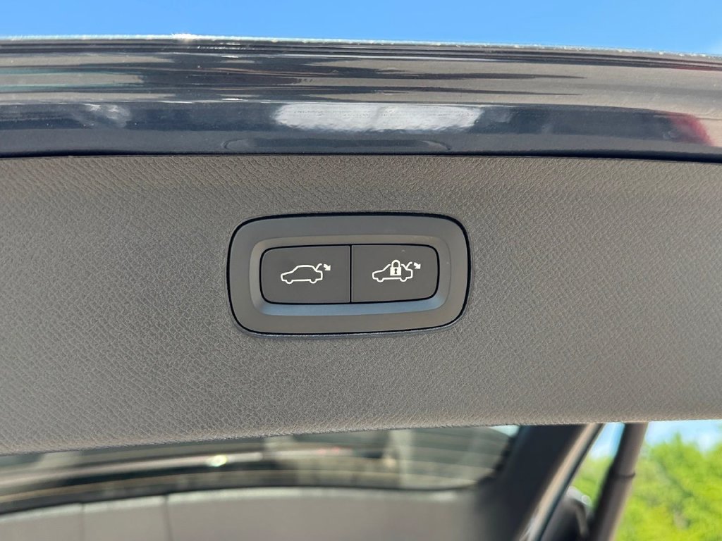 New 2026 Volvo XC90 T8 Plus w/ Protection Package AWD/4WD image 6