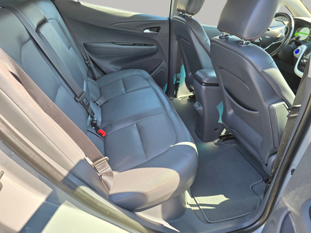 Used 2020 Chevrolet Bolt Premier w/ Infotainment Package FWD image 30