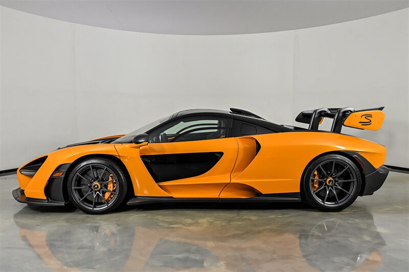 Used 2019 McLaren Senna RWD image 11