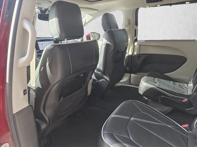 Used 2021 Chrysler Pacifica Limited image 13