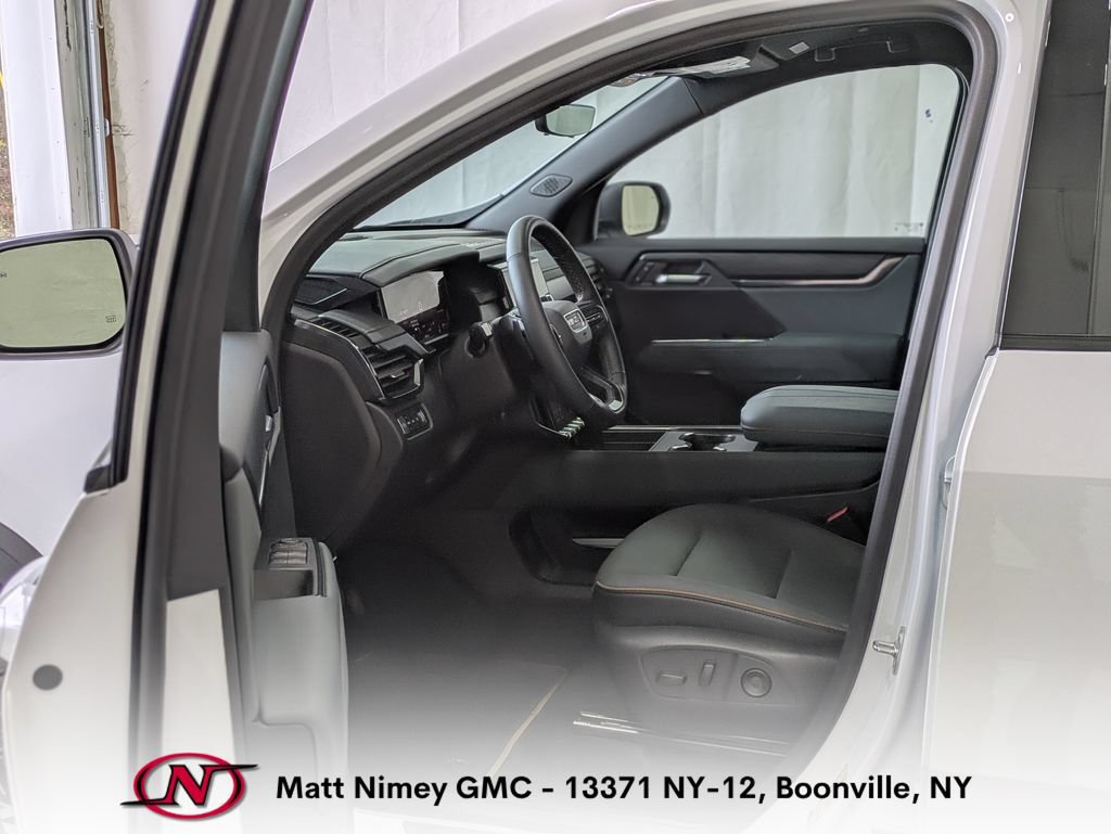 New 2026 GMC Acadia AT4 w/ LPO, Floor Liner Package AWD/4WD image 3