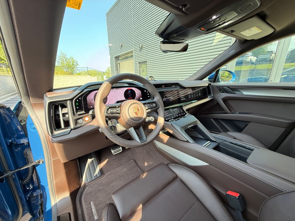 New 2026 Porsche Cayenne Electric Coupe AWD/4WD image 12