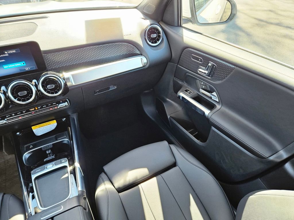 New 2026 Mercedes-Benz GLB 250 4MATIC image 15