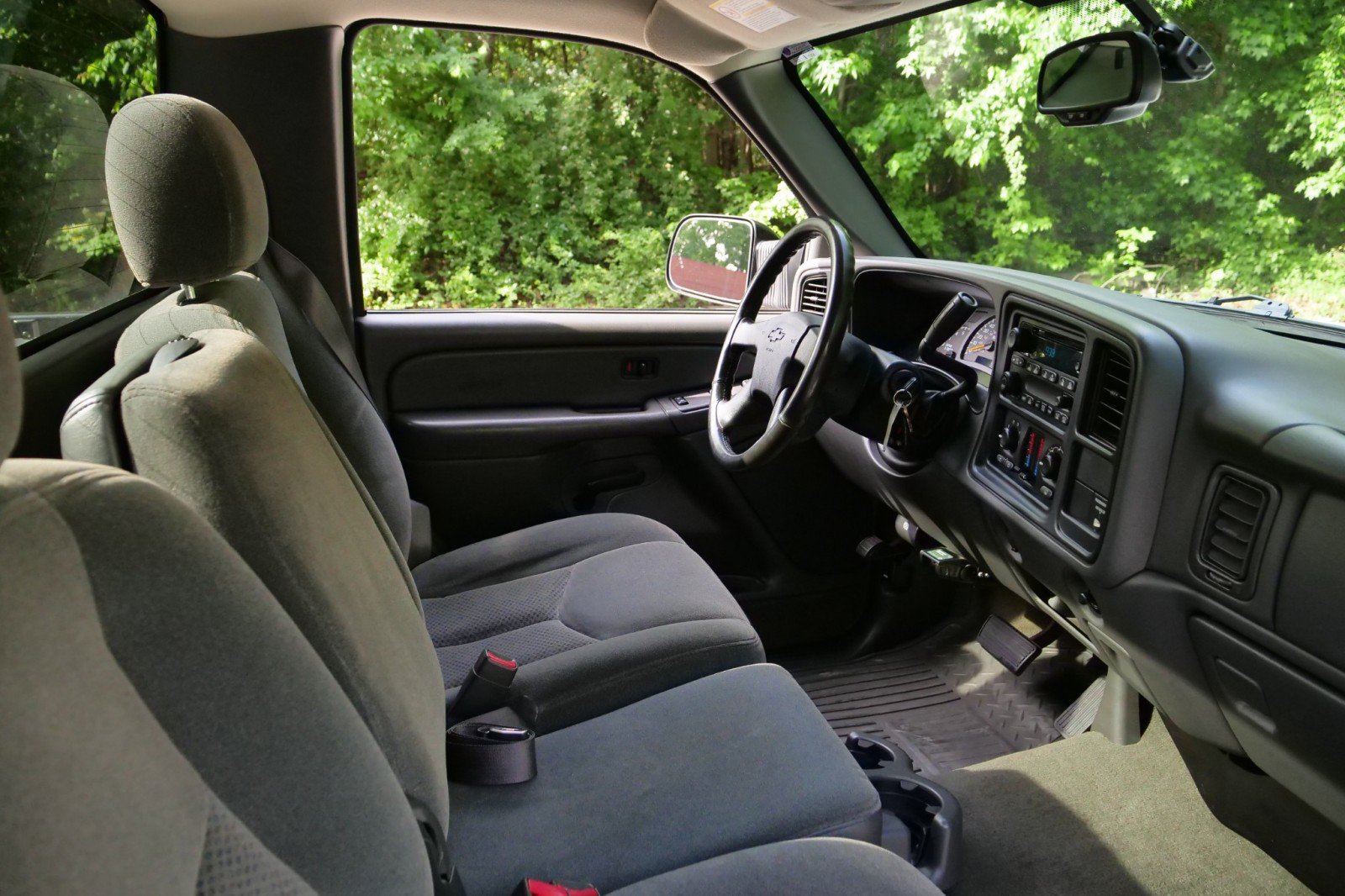 Used 2004 Chevrolet Silverado 2500 LS RWD image 24