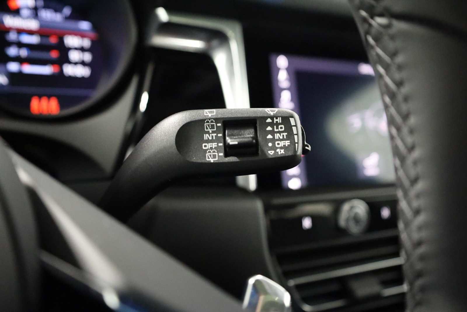 Certified 2025 Porsche Macan image 29