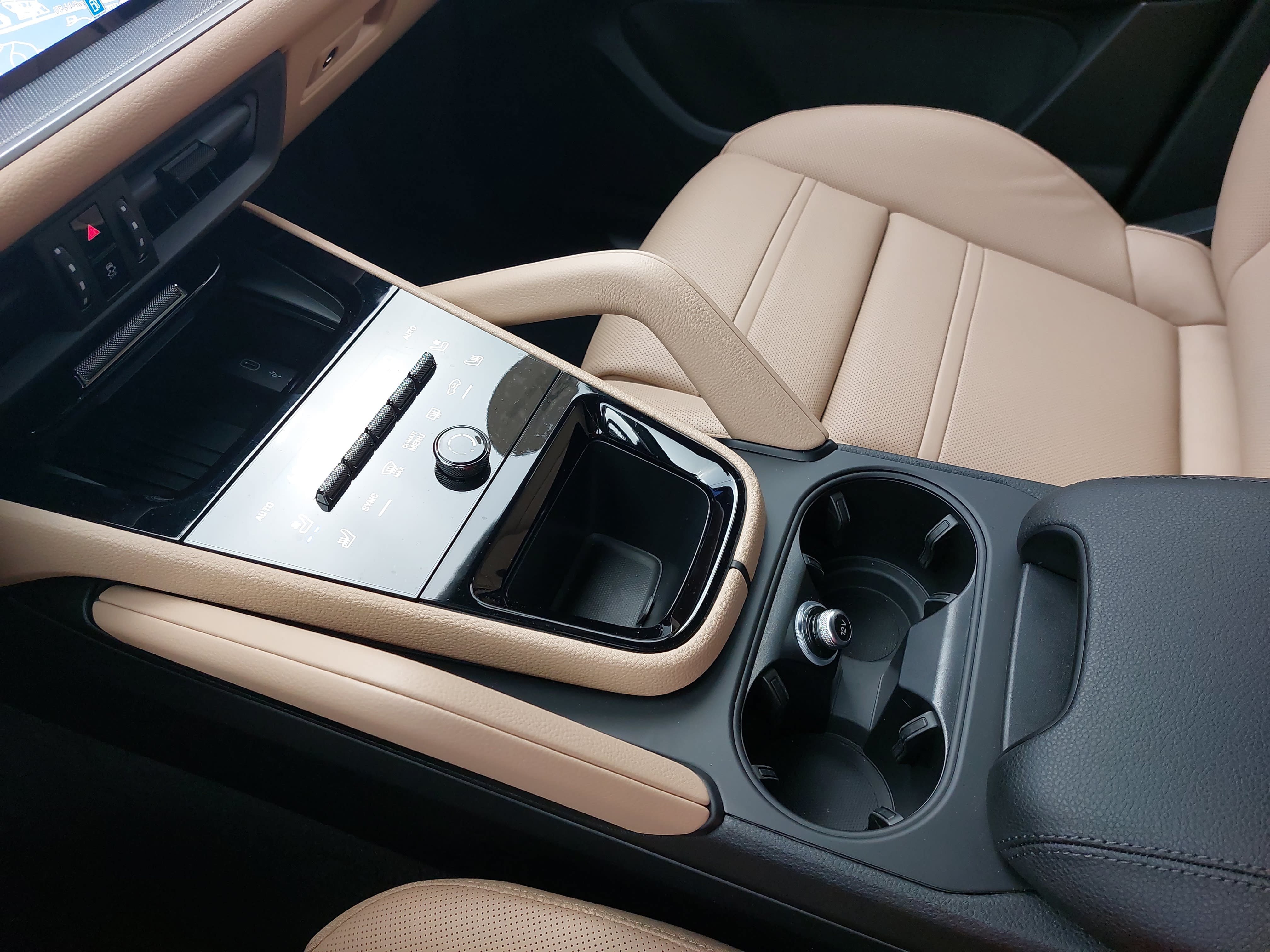 Certified 2026 Porsche Cayenne E-Hybrid Coupe AWD/4WD image 27
