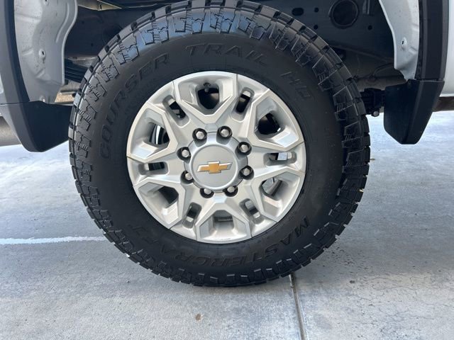 Used 2023 Chevrolet Silverado 2500 LT AWD/4WD image 35