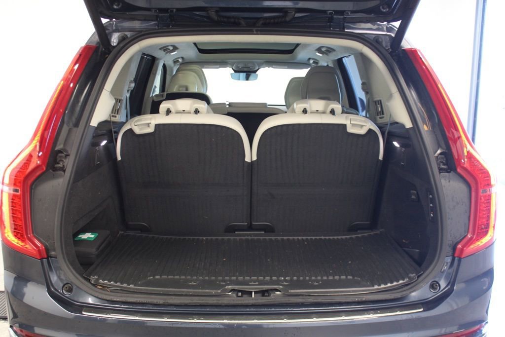 Used 2024 Volvo XC90 B6 Ultimate w/ Lounge Package image 43