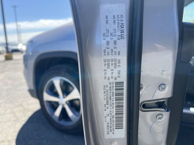 Used 2019 Jeep Cherokee Limited AWD/4WD image 26