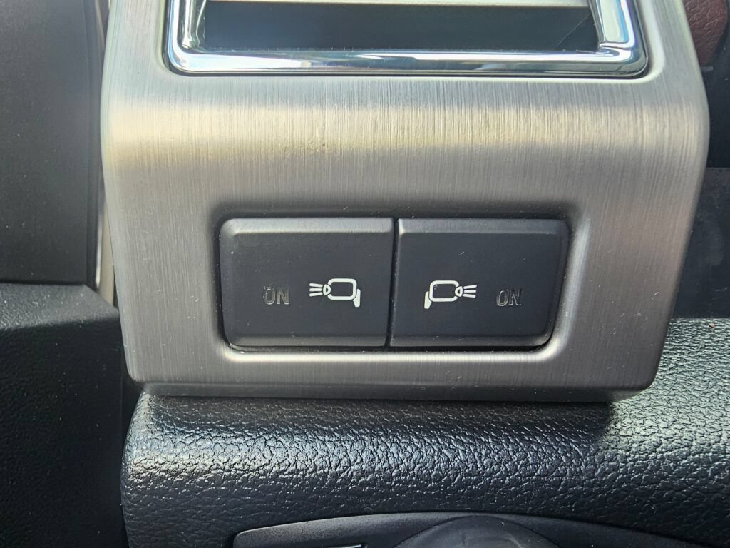 Used 2016 Ford F150 Platinum w/ Equipment Group 701A Luxury AWD/4WD image 24