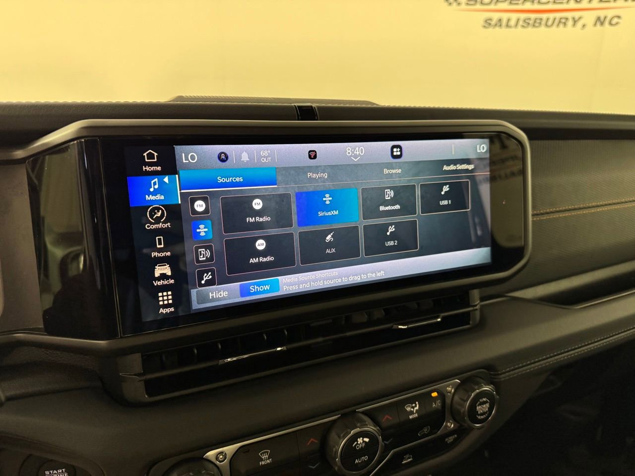 Used 2024 Jeep Gladiator Mojave AWD/4WD image 16