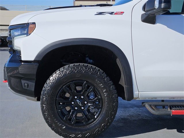 Used 2024 Chevrolet Silverado 1500 ZR2 image 9