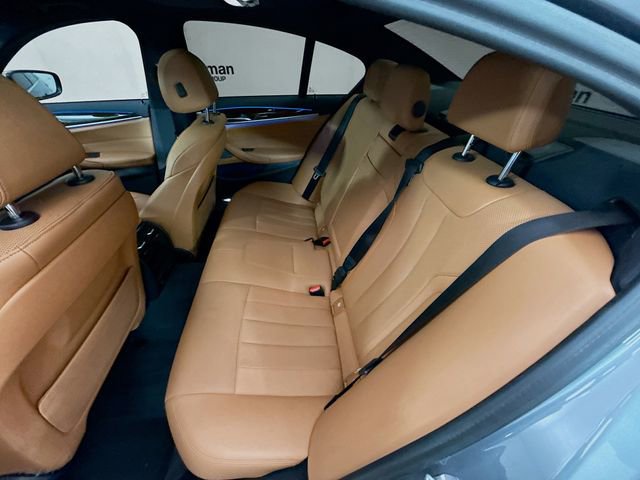 Used 2023 BMW 530e xDrive w/ Premium Package image 27