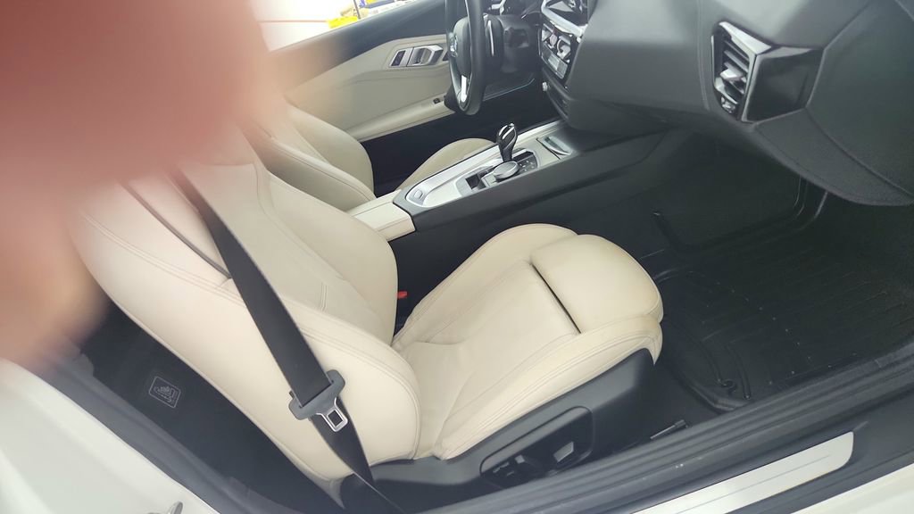 Used 2020 BMW Z4 sDrive30i w/ Executive Package image 27