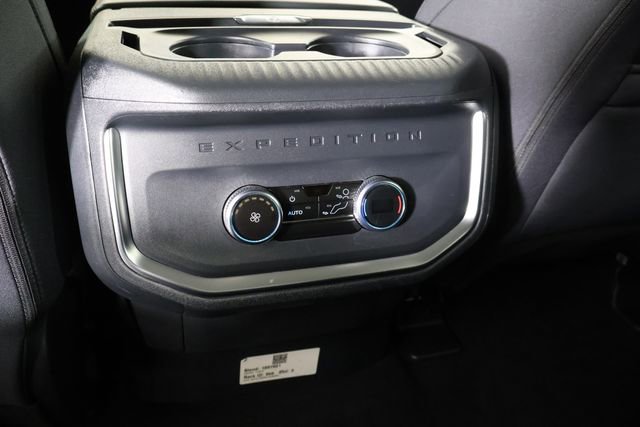 Used 2025 Ford Expedition Active image 21