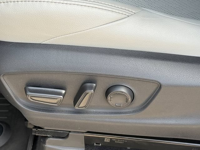 Used 2025 Toyota Tacoma Limited AWD/4WD image 8