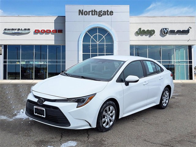 Used 2024 Toyota Corolla LE image 2