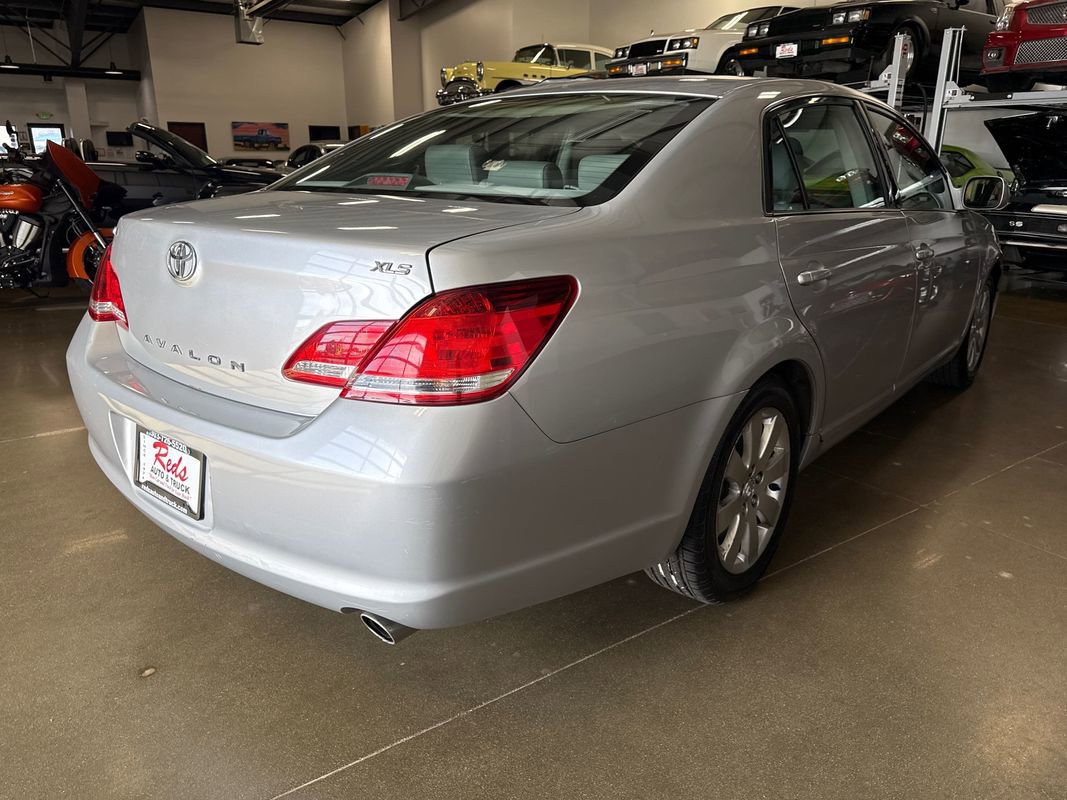 Used 2006 Toyota Avalon XLS image 18