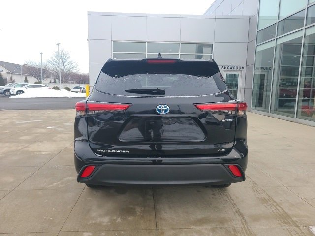 Used 2023 Toyota Highlander Bronze Edition image 7