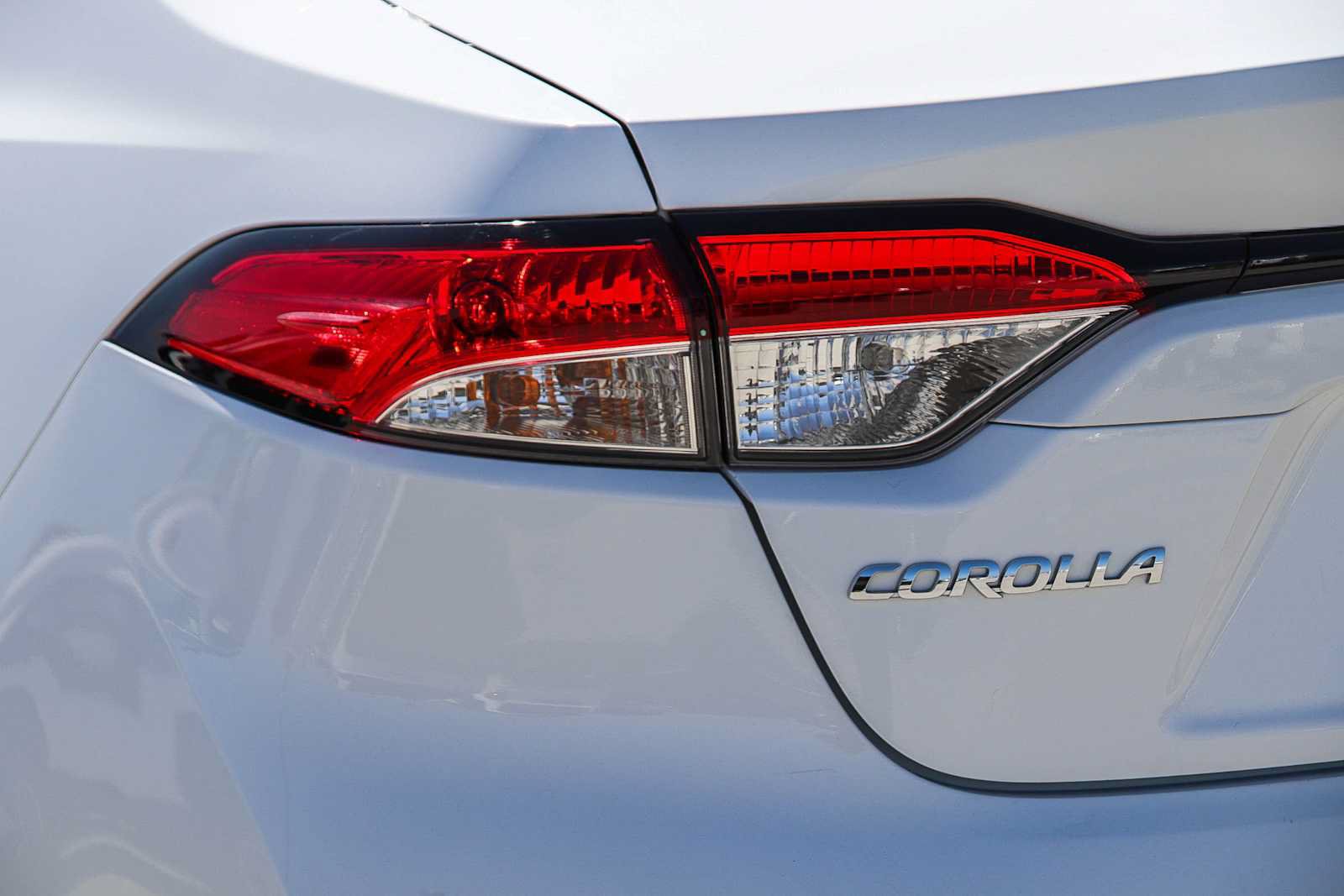 Used 2024 Toyota Corolla LE FWD image 9