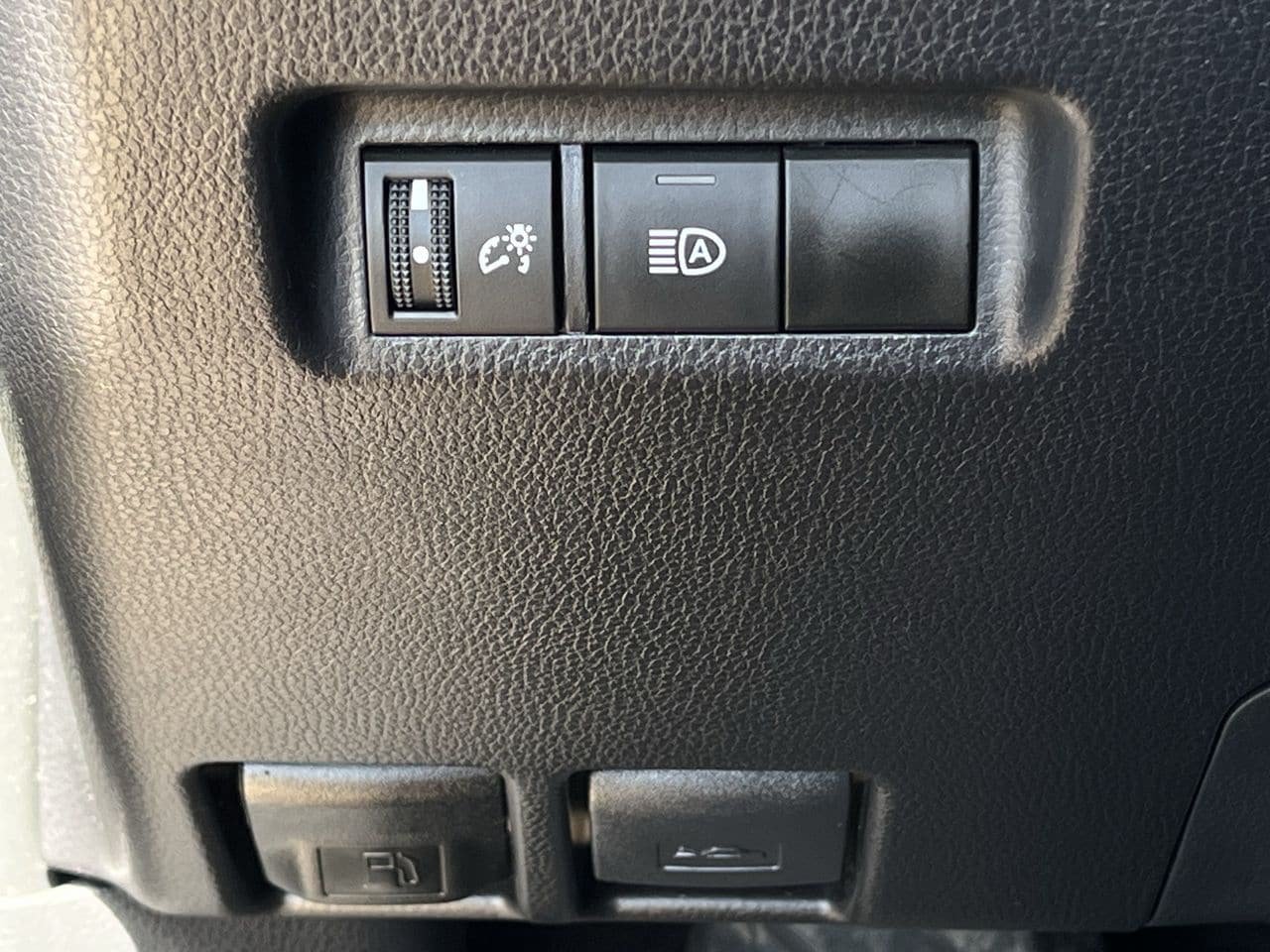 Used 2025 Toyota RAV4 XLE AWD/4WD image 20