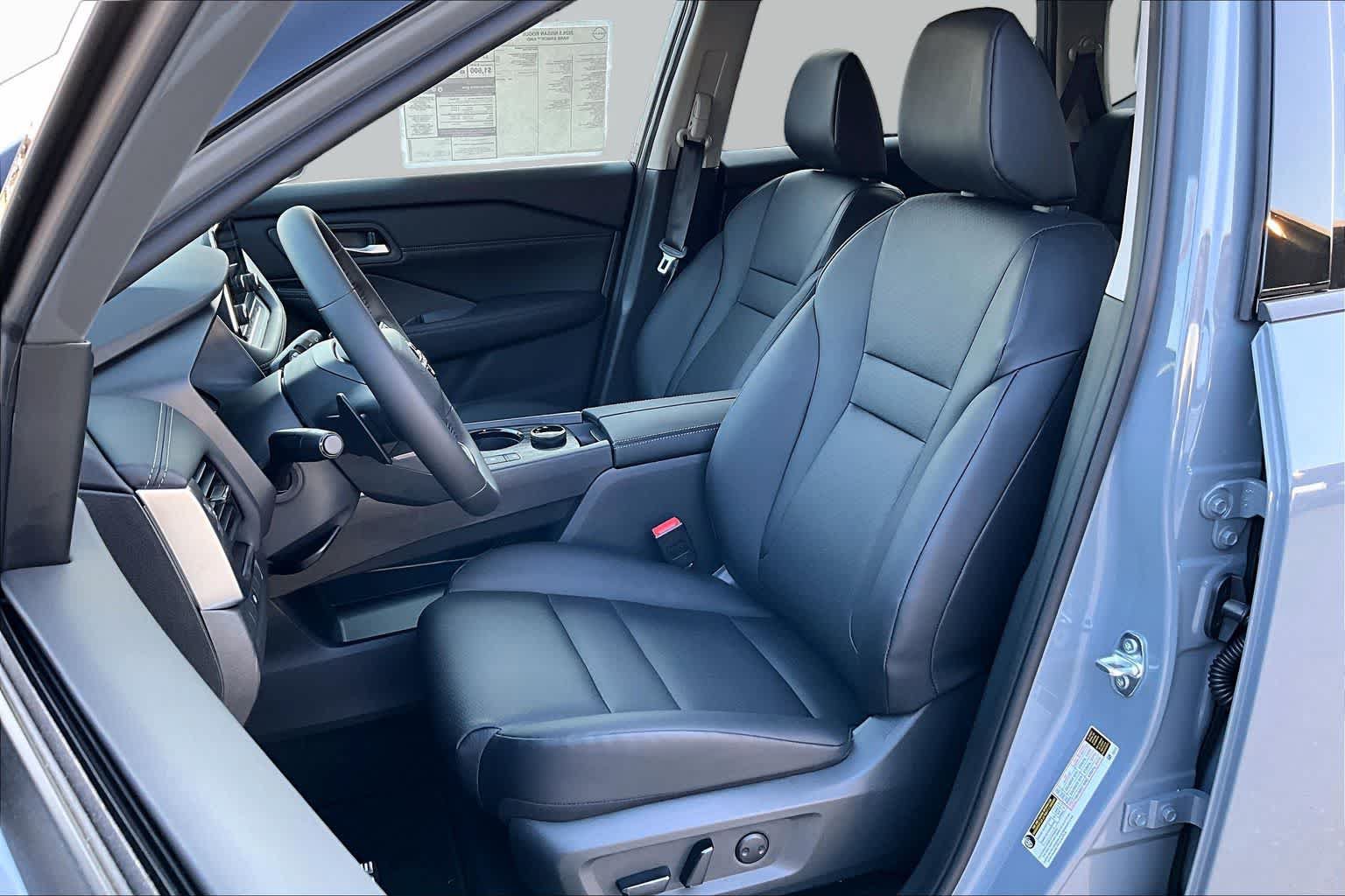 New 2026 Nissan Rogue Dark Armor AWD/4WD image 9