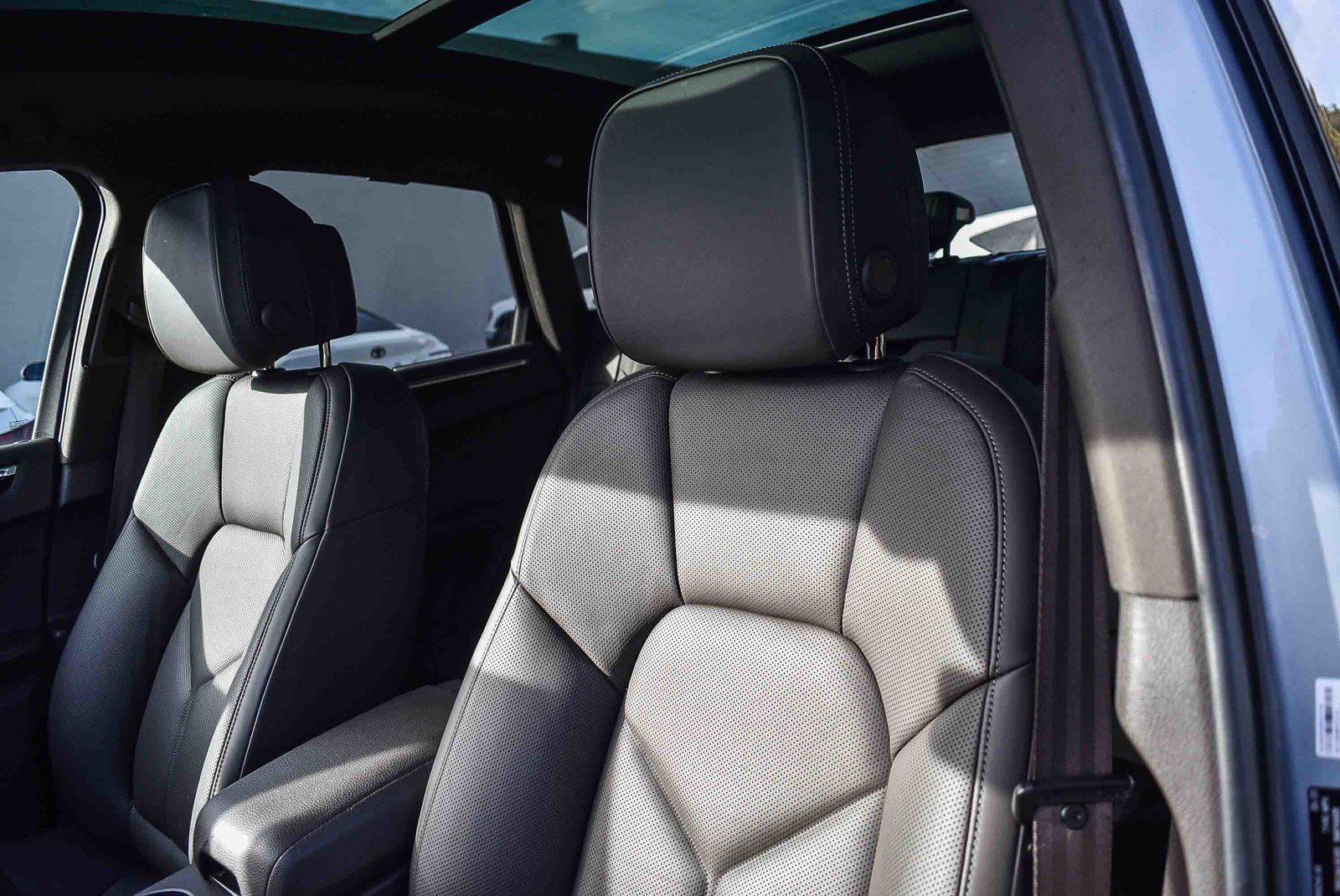 Used 2022 Porsche Macan image 23