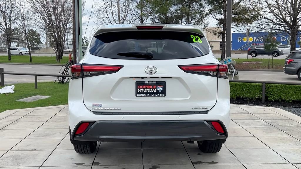 Used 2023 Toyota Highlander Limited image 19