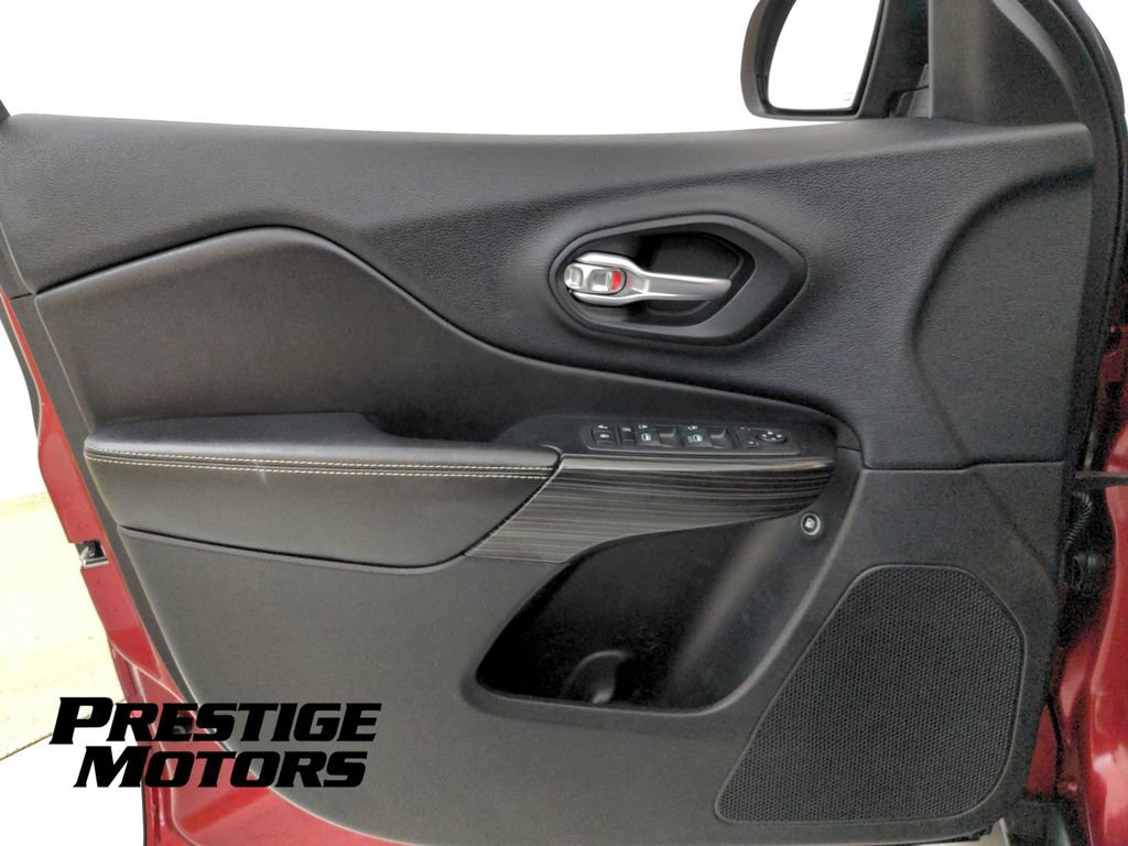 Used 2015 Jeep Cherokee Limited AWD/4WD image 26