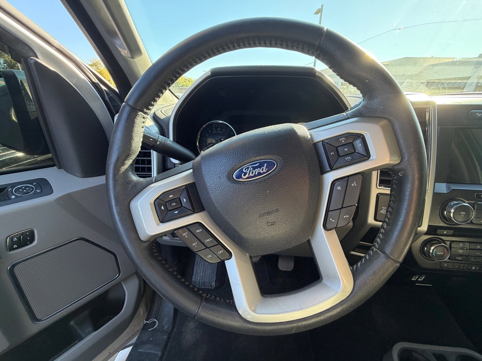 Used 2018 Ford F150 Lariat image 10