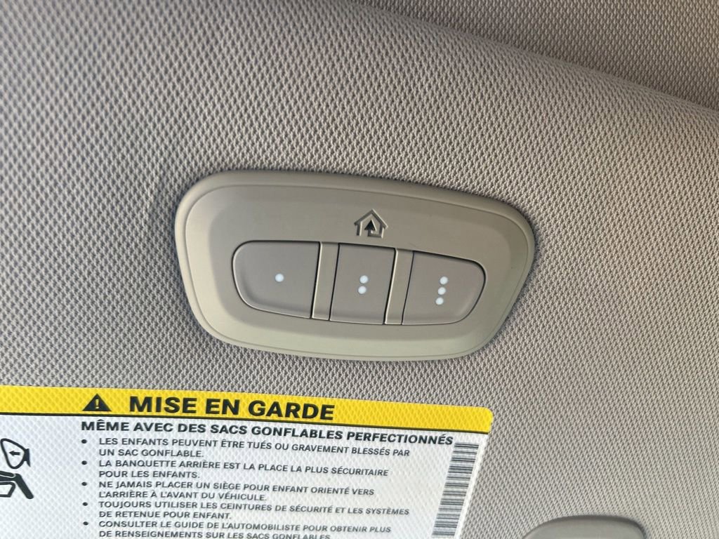 Used 2022 Chrysler Pacifica Touring-L FWD image 44