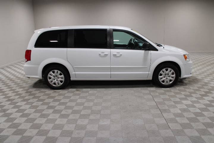 Used 2017 Dodge Grand Caravan SE w/ Power Window Group FWD image 12