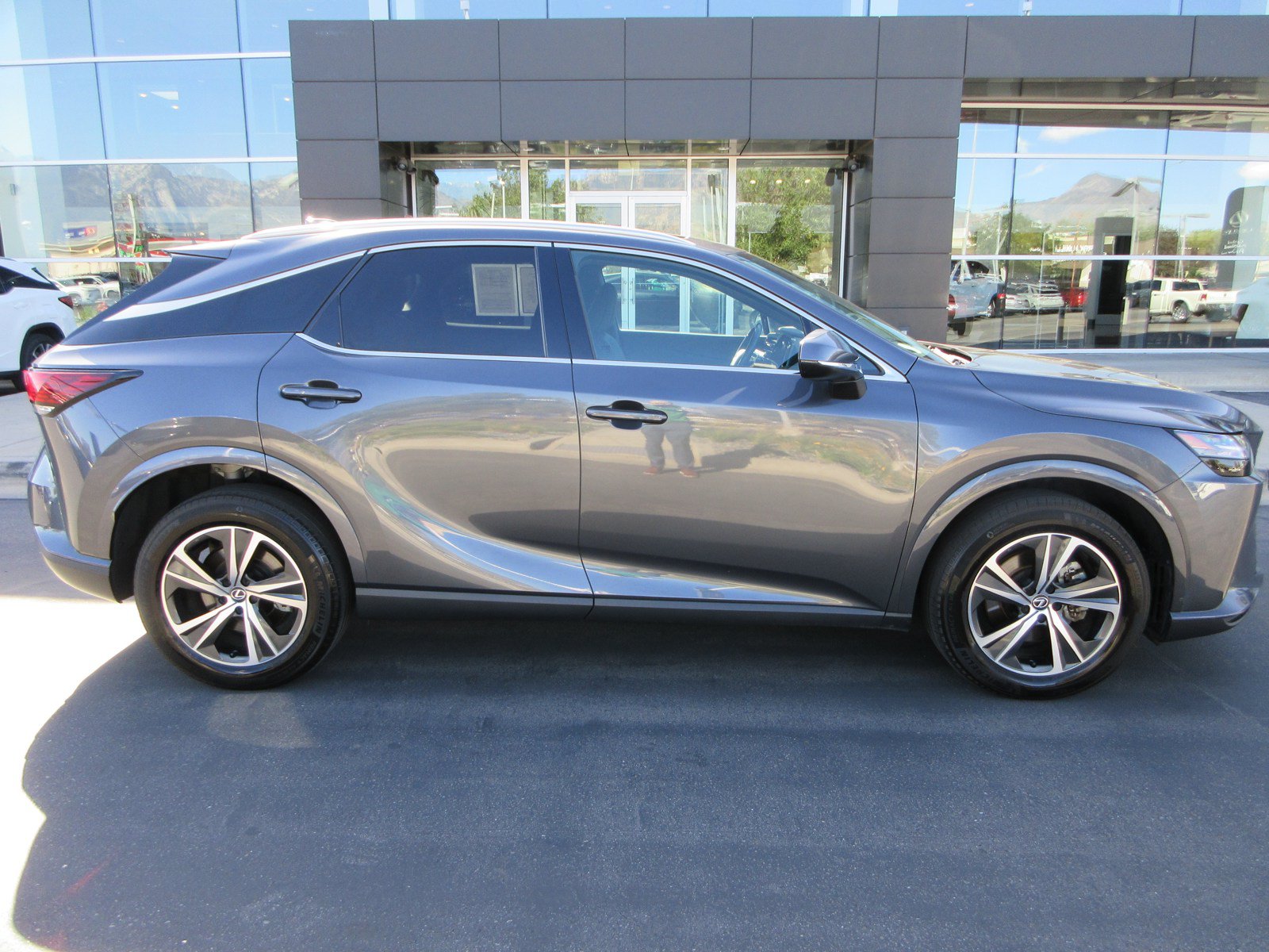 Used 2024 Lexus RX 350h w/ Accessory Package (Z1) AWD/4WD image 11