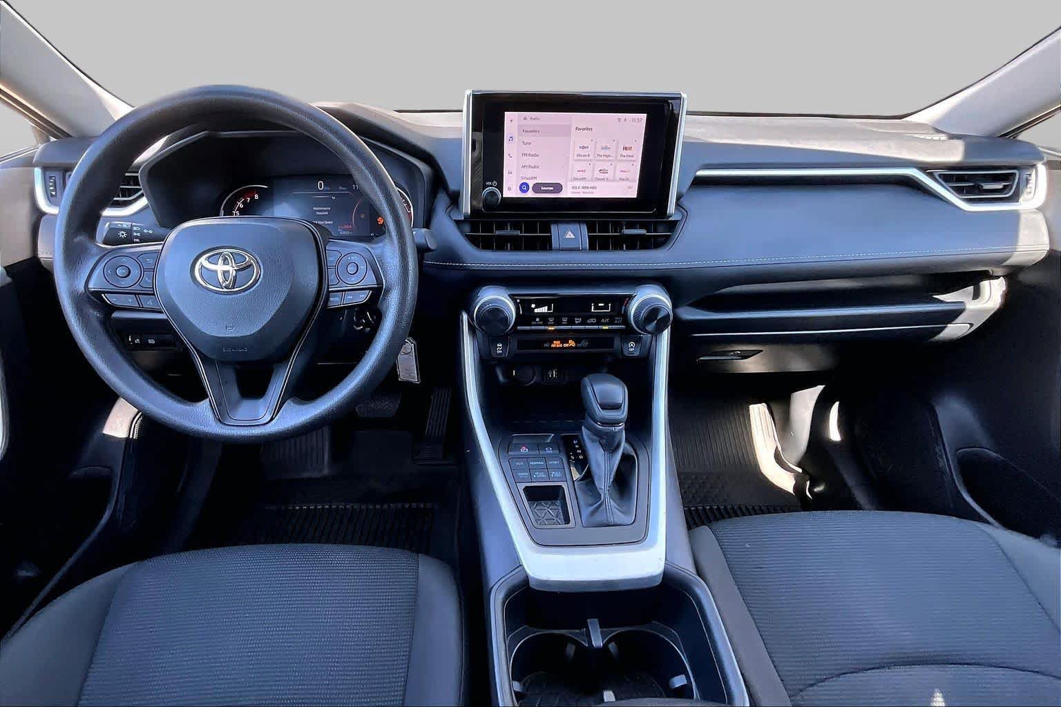 Used 2025 Toyota RAV4 LE AWD/4WD image 15