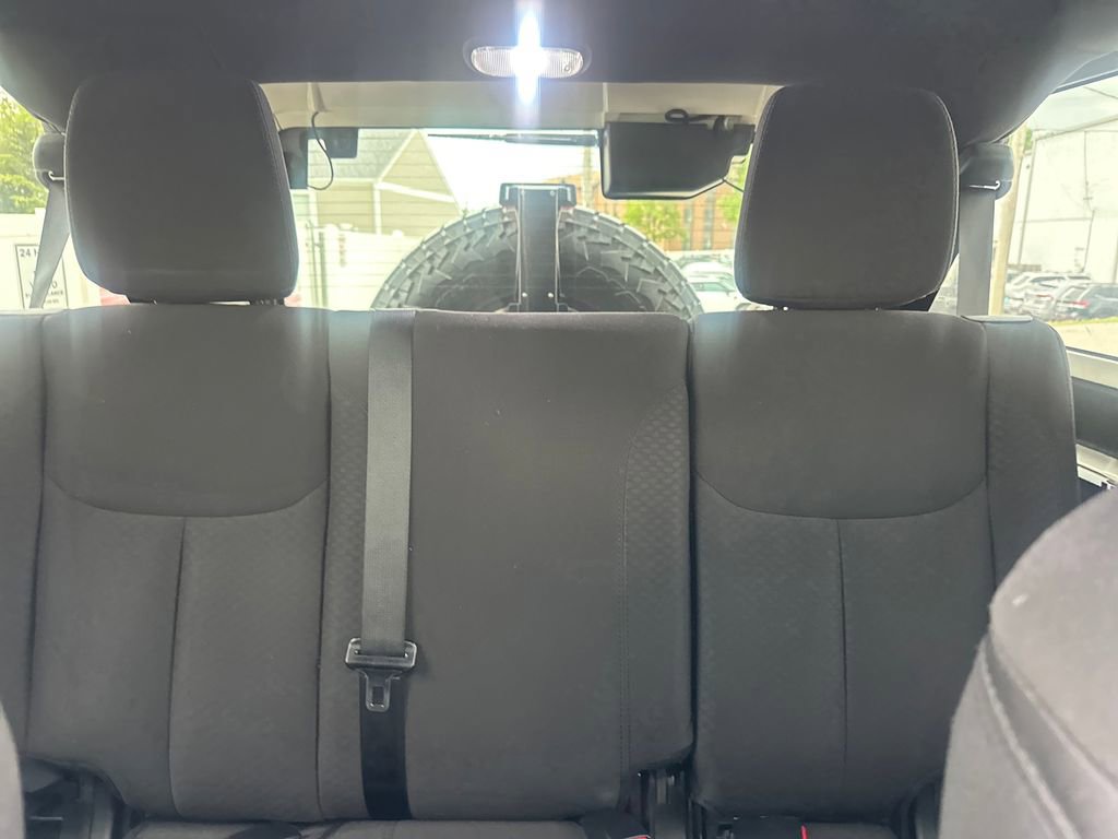 Used 2016 Jeep Wrangler Unlimited Sport w/ Connectivity Group AWD/4WD image 18