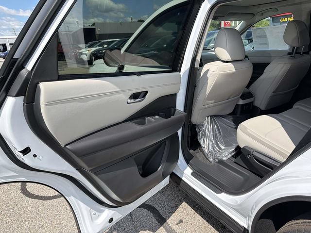 New 2026 Nissan Pathfinder SL w/ SL Premium Package (P04) AWD/4WD image 10