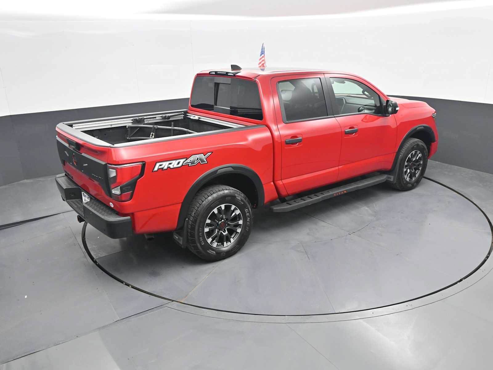 Used 2024 Nissan Titan PRO-4X w/ Pro-4x Convenience Package AWD/4WD image 33