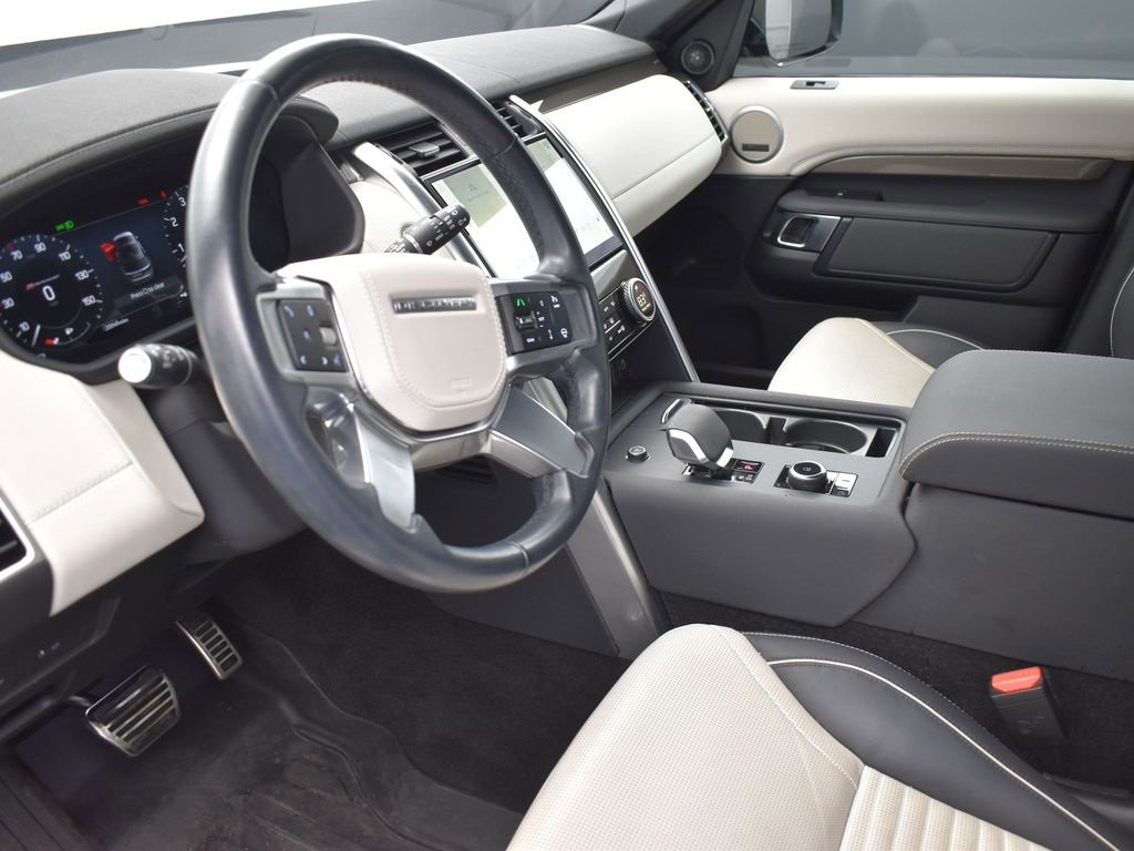 Used 2023 Land Rover Discovery HSE R-Dynamic image 12