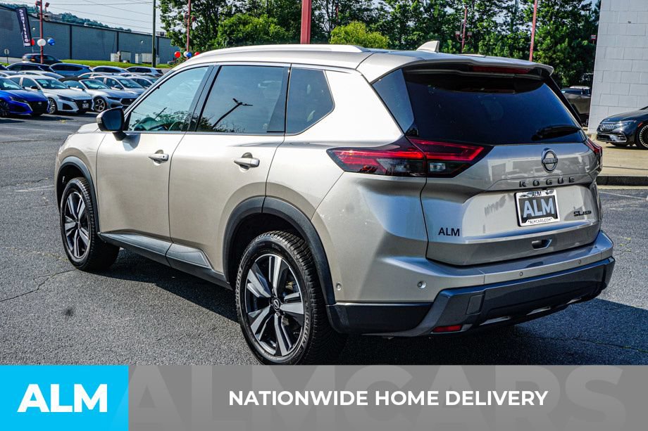 Used 2024 Nissan Rogue SL AWD/4WD image 4