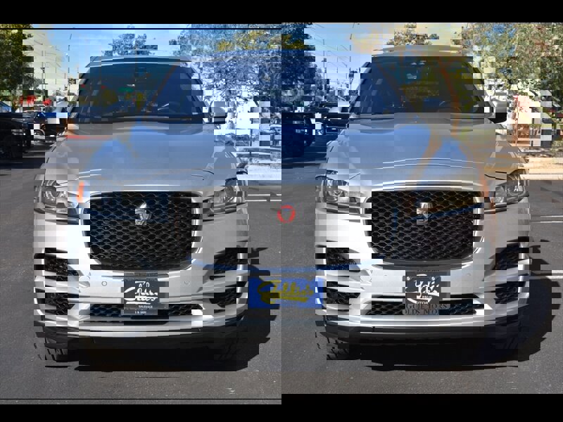 Used 2019 Jaguar F-PACE Premium image 8