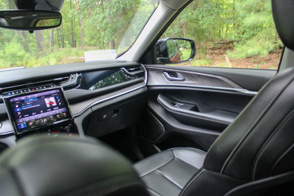 Used 2023 Jeep Grand Cherokee 4WD 4xe image 23