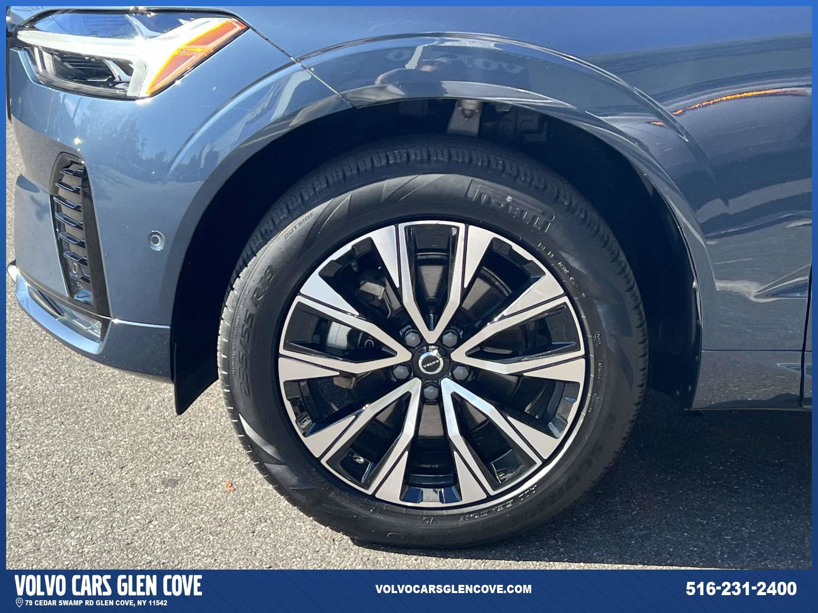 Certified 2024 Volvo XC60 B5 Plus AWD/4WD image 10