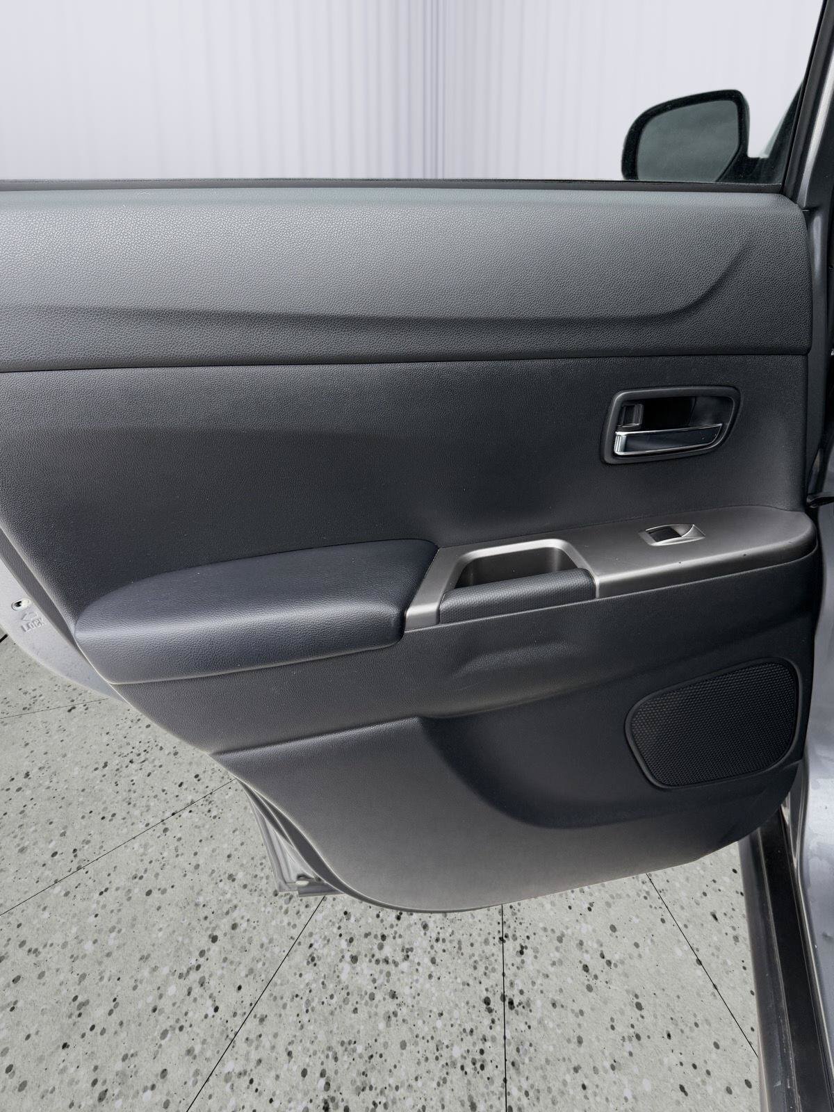 Used 2024 Mitsubishi Outlander Sport AWD image 22