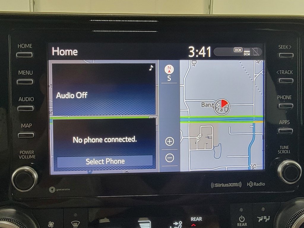 Used 2022 Toyota Highlander XLE AWD/4WD image 21