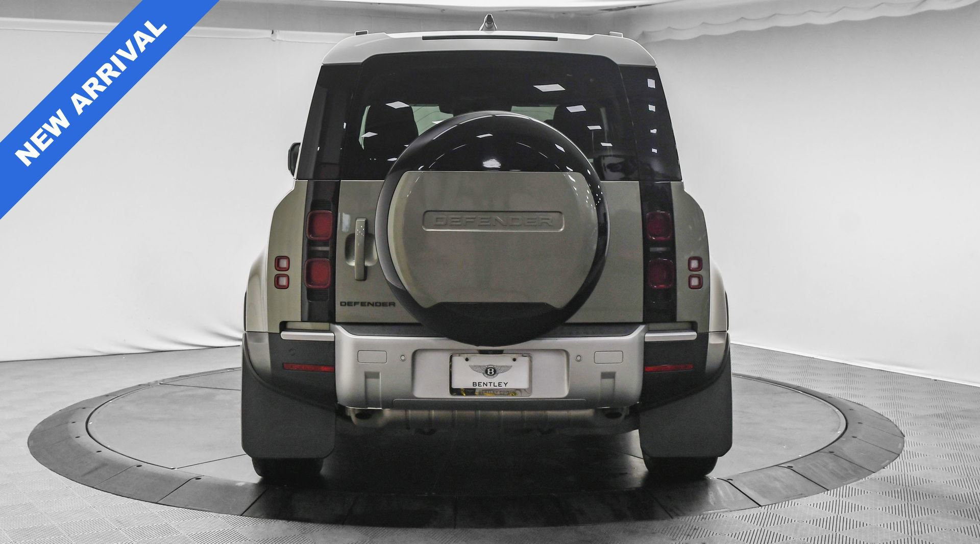 Used 2024 Land Rover Defender 110 S image 6