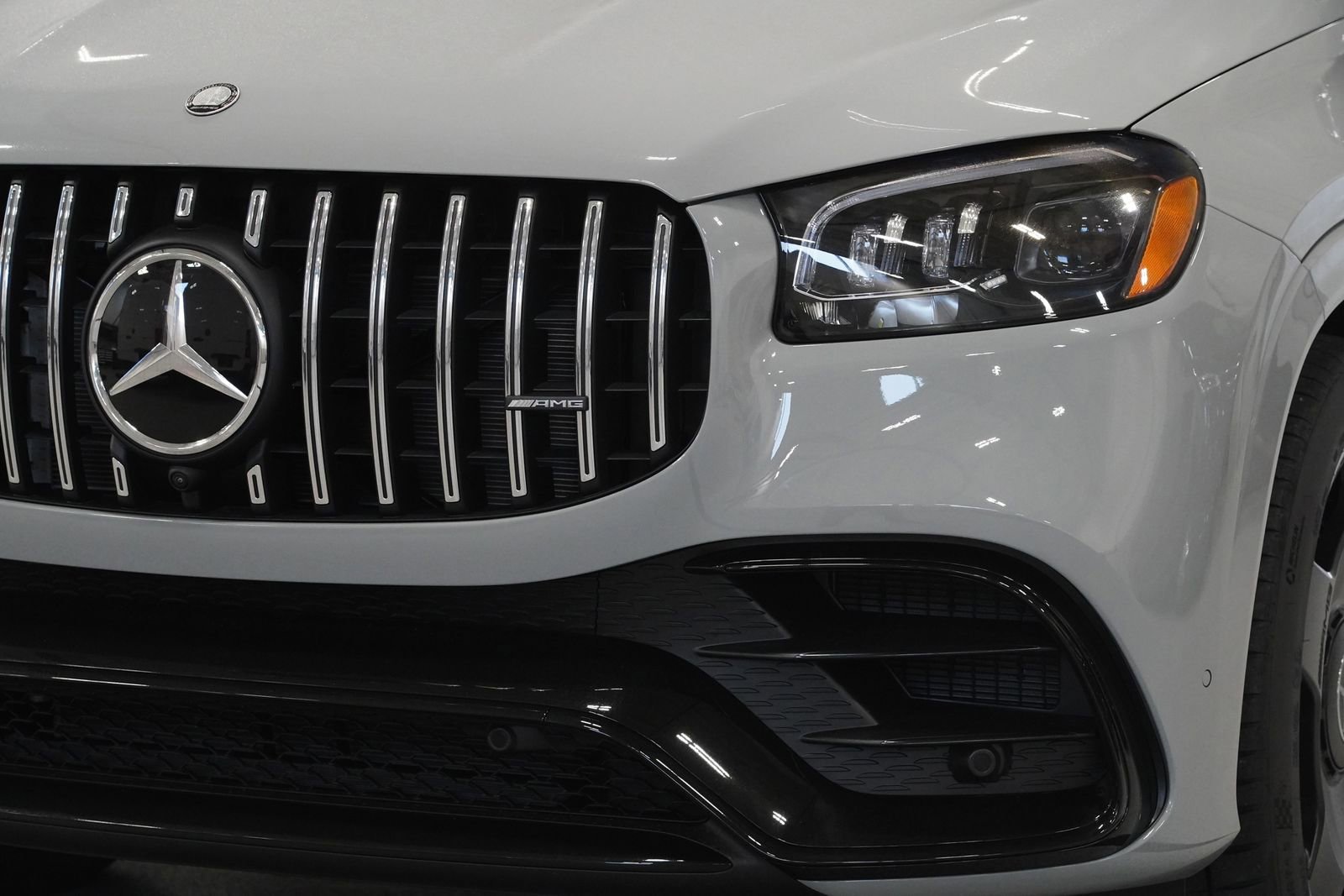 New 2026 Mercedes-Benz GLS 63 AMG 4MATIC image 9