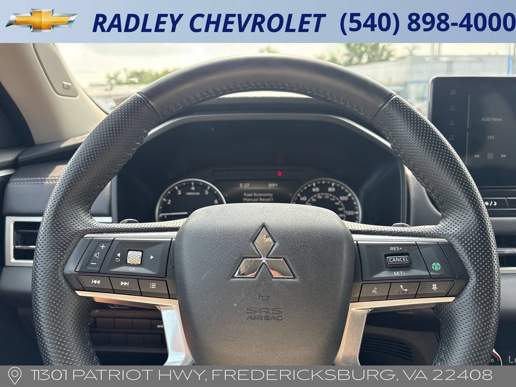Used 2025 Mitsubishi Outlander SE AWD/4WD image 6
