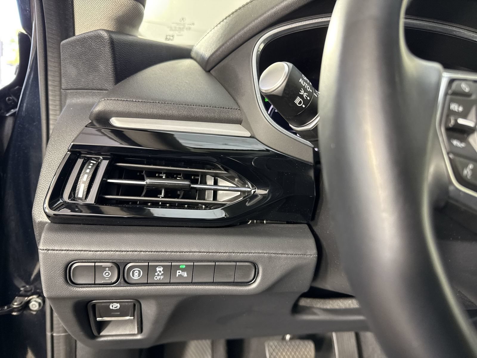 Certified 2025 Acura MDX w/ Technology Package FWD image 16