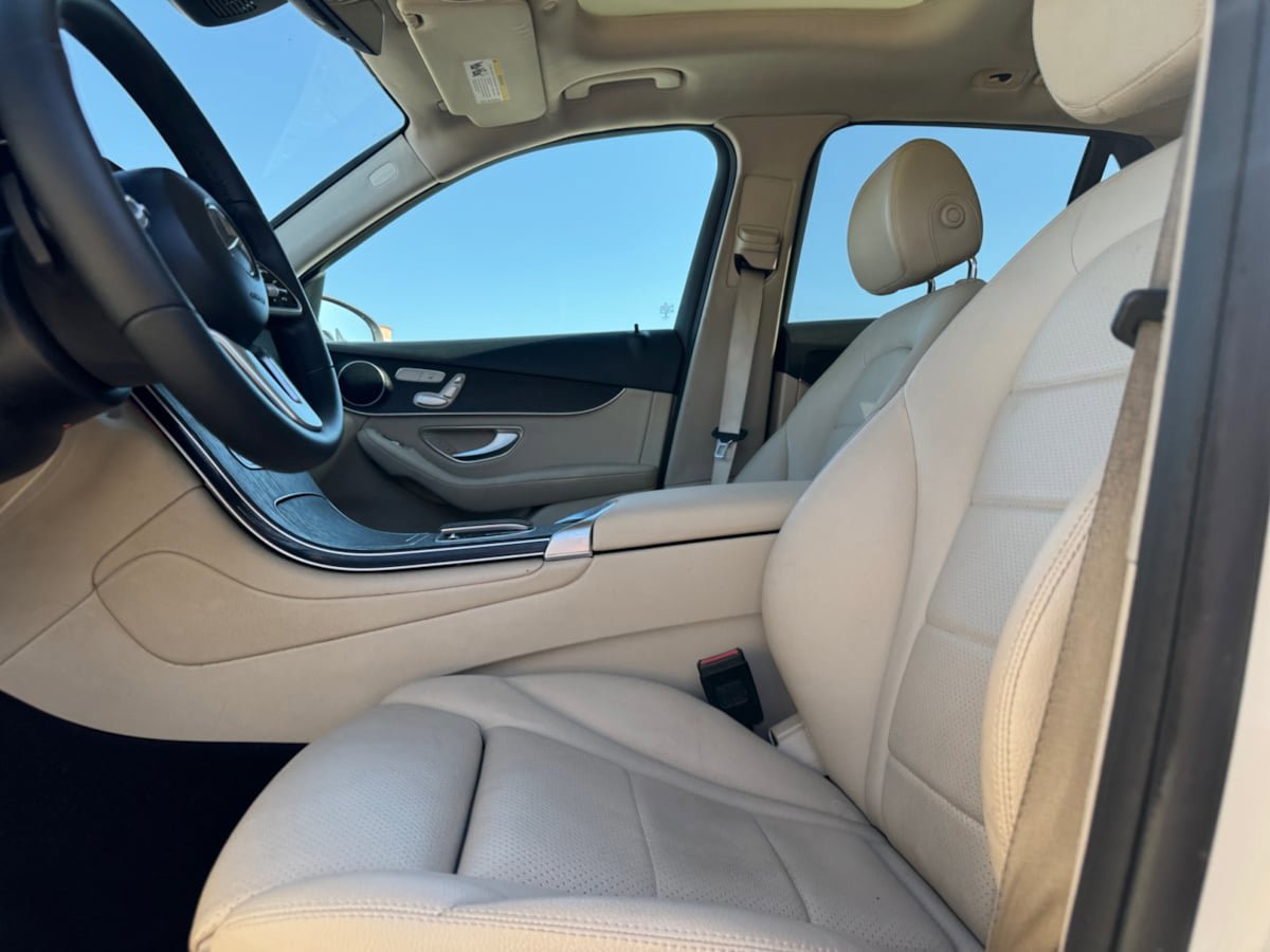 Used 2022 Mercedes-Benz GLC 300 w/ Premium Package Lite image 17