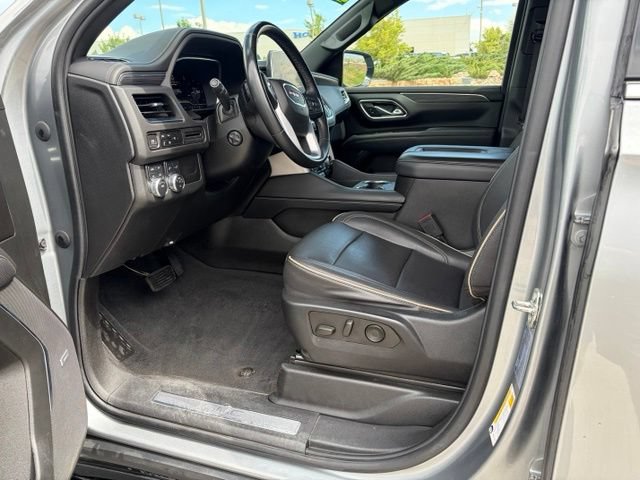 Used 2023 GMC Yukon XL SLT w/ SLT Luxury Package AWD/4WD image 16